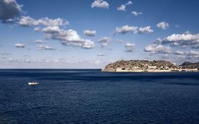 Plaka Sea Front Residence